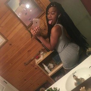 Meet your Posher, Deandra